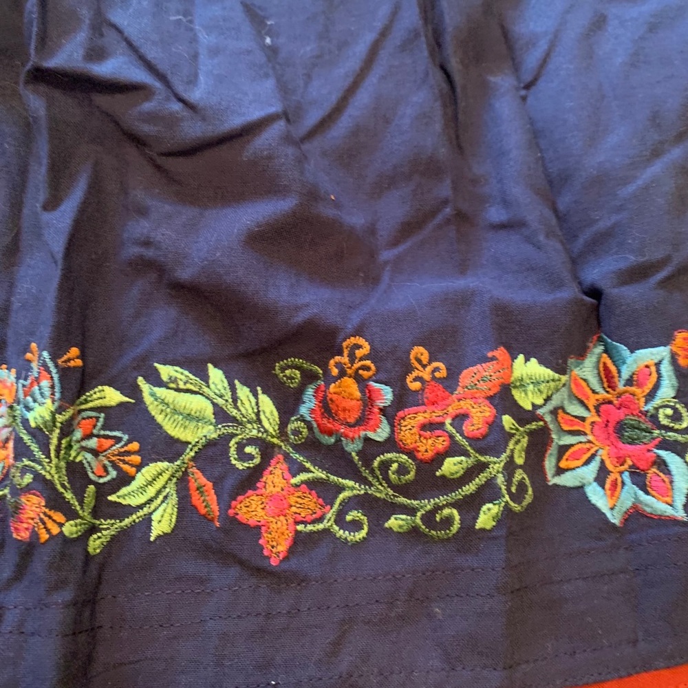 Dress - Picture 3 of 4